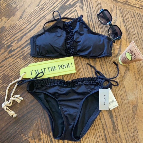 Kenneth Cole Reaction Other - D4 Reaction By Kenneth Cole Halter Ruffle Bikini S